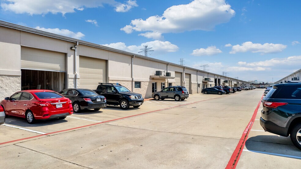 20220 Hempstead Rd, Houston, TX à louer - Photo du bâtiment - Image 3 de 4