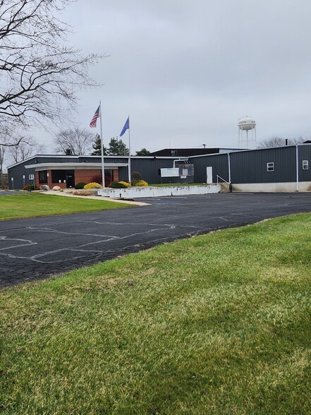 600 S 7th St, Albion, IN for lease - Building Photo - Image 1 of 18