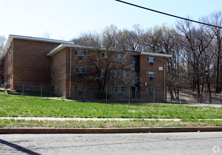 4951 G St SE, Washington, DC for sale - Primary Photo - Image 1 of 6