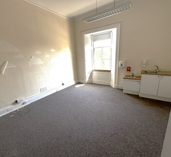 Comely Park, Dunfermline for lease Interior Photo- Image 1 of 2