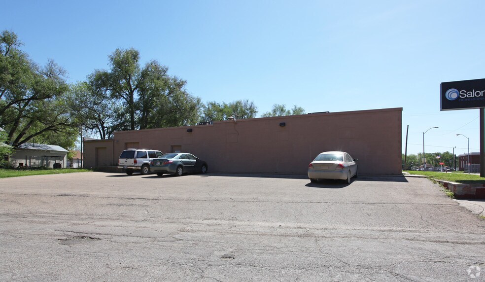 120-124 NW Gordon St, Topeka, KS à vendre - Photo du bâtiment - Image 3 de 3