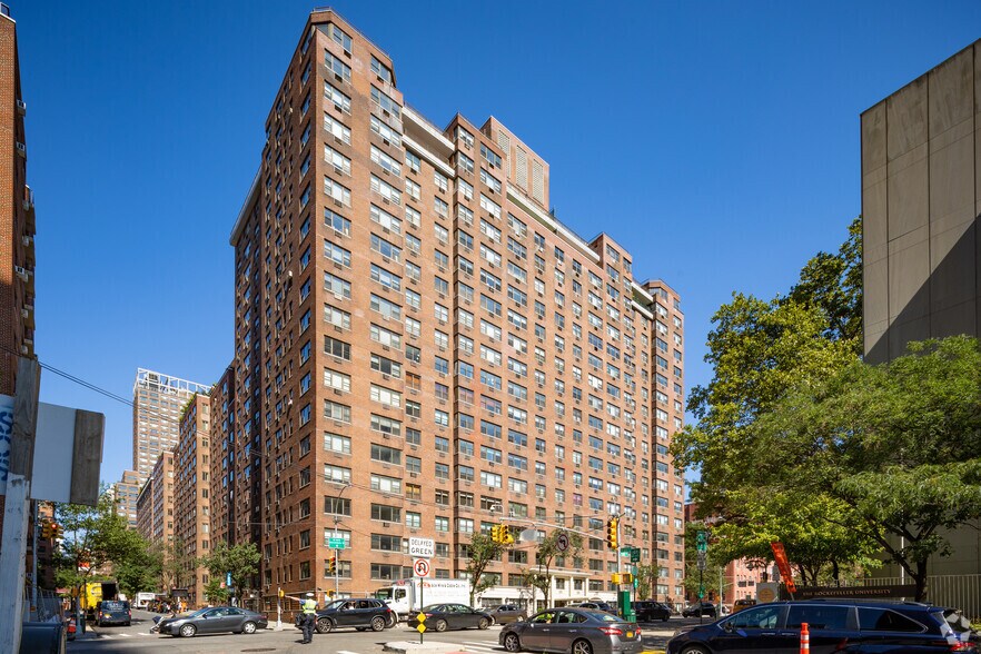 435 E 63rd St, New York, NY à vendre - Photo du bâtiment - Image 2 de 15