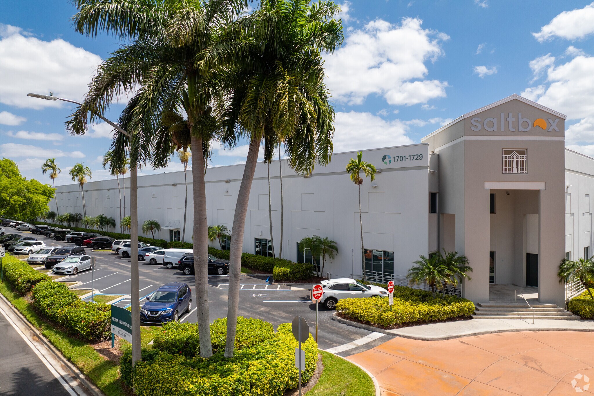 1701-1729 NW 84th Ave, Miami, FL à louer Photo principale- Image 1 de 11