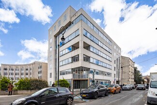 Plus de détails pour 116 Rue De Verdun, Puteaux - Bureau à louer