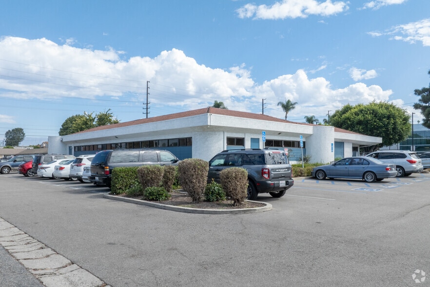 1200 W Gonzales Rd, Oxnard, CA à vendre - Photo du bâtiment - Image 2 de 3