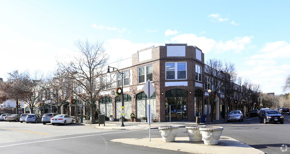 133-151 Parkway Rd, Bronxville, NY à louer - Photo du bâtiment - Image 1 de 7