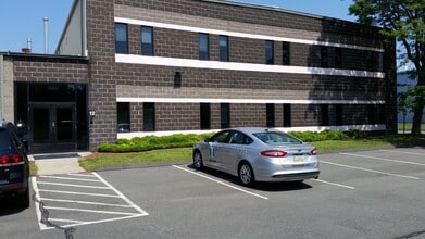 12 Corporate Dr, North Haven, CT for lease Building Photo- Image 1 of 27