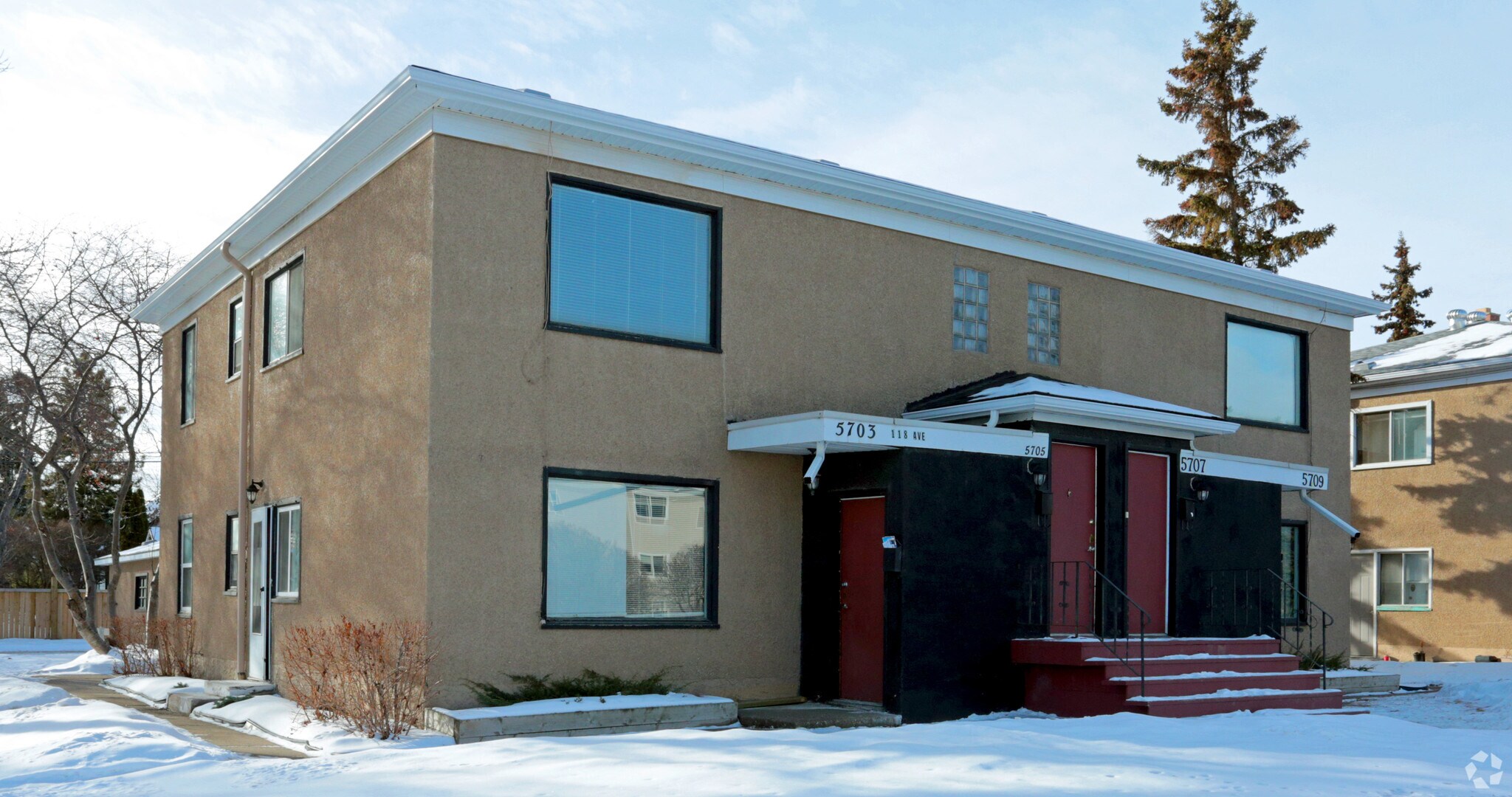 5709 118th Ave NW, Edmonton, AB for sale Primary Photo- Image 1 of 3