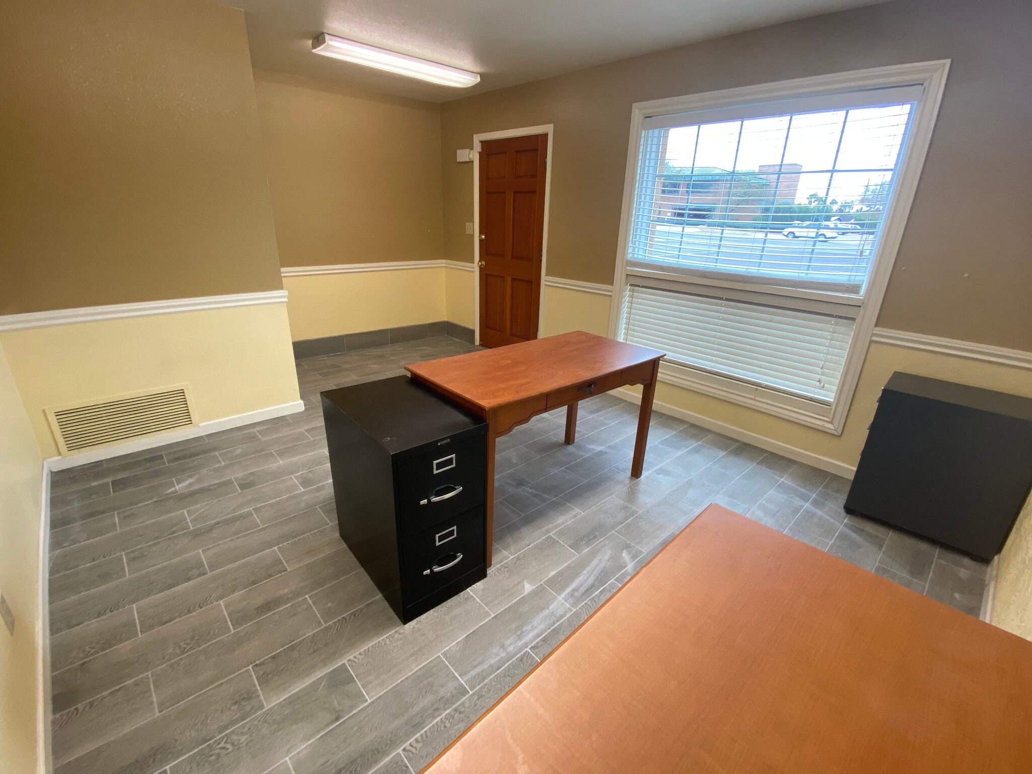 14819 N Cave Creek Rd, Phoenix, AZ for lease Interior Photo- Image 1 of 10