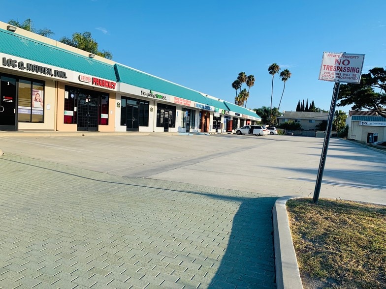 8342 Garden Grove Blvd, Garden Grove, CA for lease - Building Photo - Image 2 of 7
