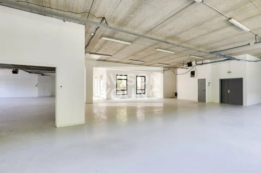 Flex in Roissy-en-France for lease - Interior Photo - Image 2 of 8
