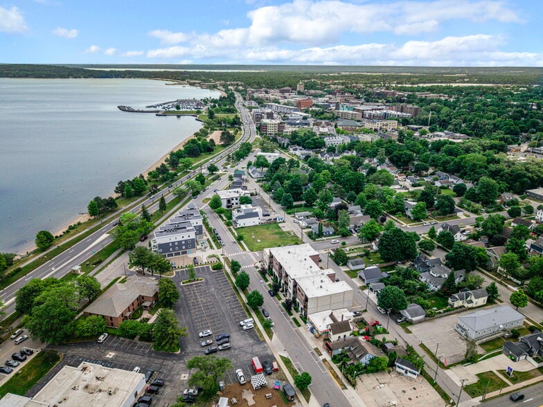 607 Randolph St, Traverse City, MI for sale - Building Photo - Image 3 of 27
