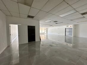 1581-1691 S State Road 7, North Lauderdale, FL à louer Photo intérieure- Image 1 de 3