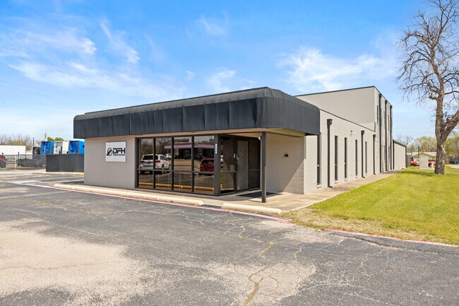 Plus de détails pour 3330 N Beach St, Haltom City, TX - Industriel à louer