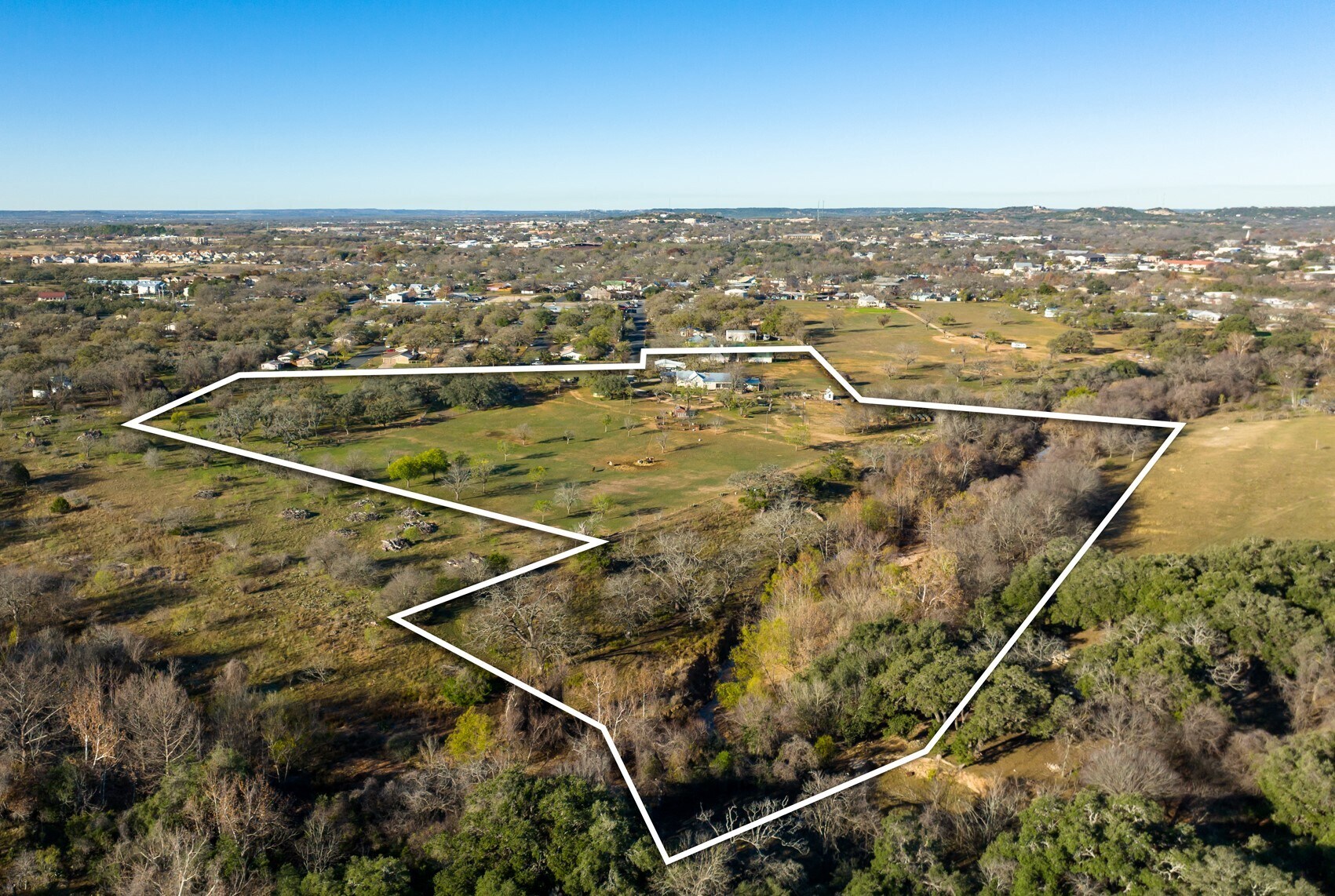 308 Oakhaven Ln, Fredericksburg, TX for sale Primary Photo- Image 1 of 49