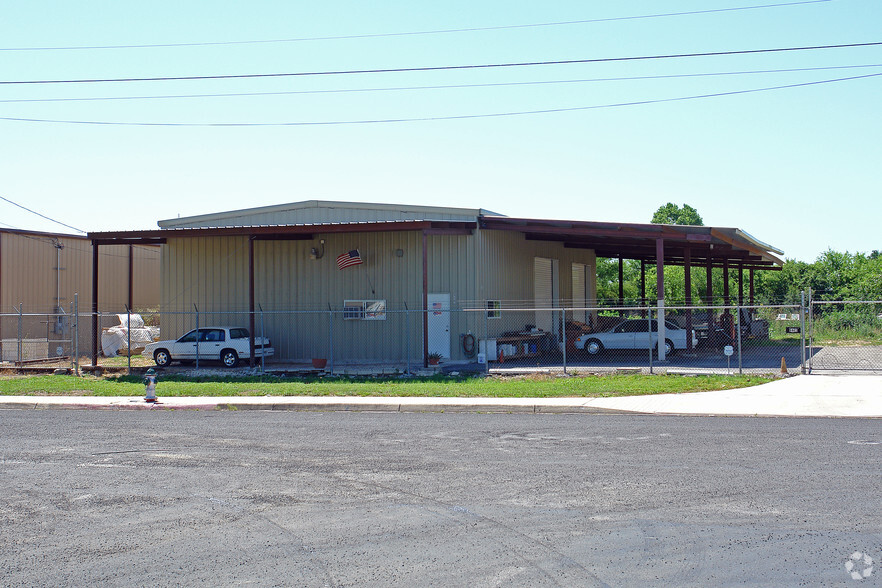 9402 Converse Business Ln, Converse, TX for lease - Primary Photo - Image 3 of 9