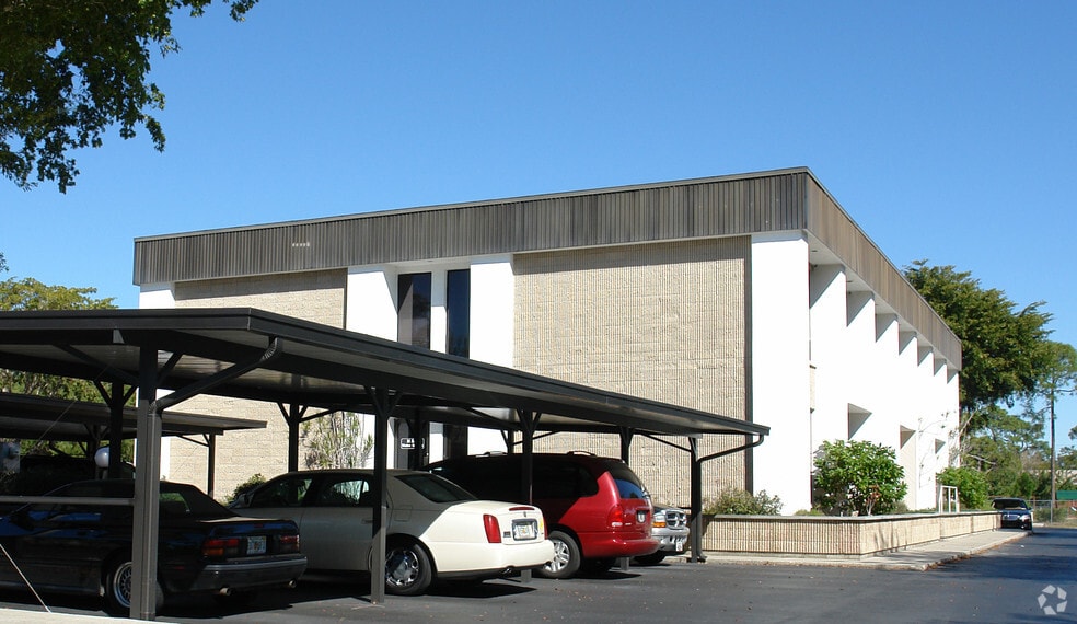 1910 Park Meadows Dr, Fort Myers, FL for sale - Building Photo - Image 2 of 17