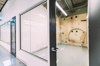 2744 E 11th St, Oakland, CA à louer Photo intérieure- Image 1 de 3