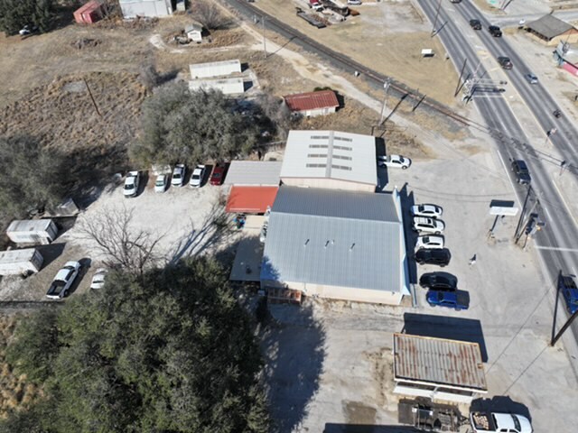 627 2nd St, Pleasanton, TX à vendre - Photo du bâtiment - Image 2 de 11