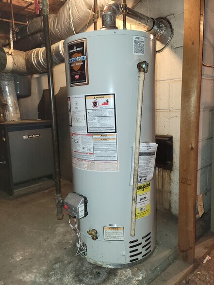 37 Pierrepont Ave, Potsdam, NY à vendre - Photo intérieure - Image 3 de 45