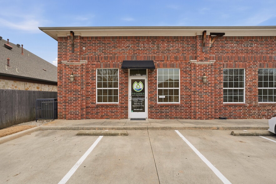 2950 W Camp Wisdom Rd, Grand Prairie, TX for lease - Building Photo - Image 2 of 16