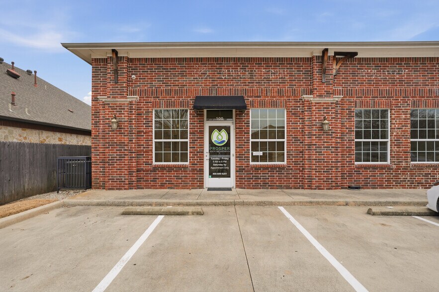 2950 W Camp Wisdom Rd, Grand Prairie, TX à louer - Photo du bâtiment - Image 2 de 16