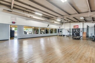 Plus de détails pour 2500 S Ferdon Blvd, Crestview, FL - Commerce de détail à louer