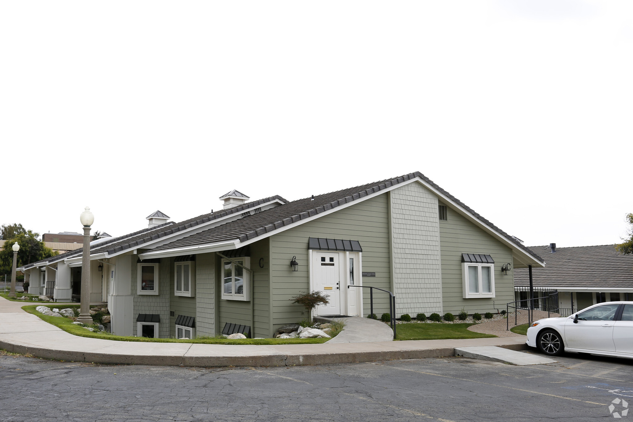 415 S Medical Dr, Bountiful, UT for sale Primary Photo- Image 1 of 1