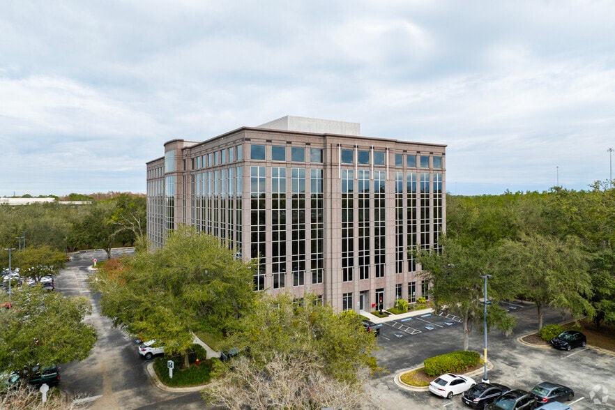 8800 Grand Oak Cir, Tampa, FL for lease - Building Photo - Image 3 of 6