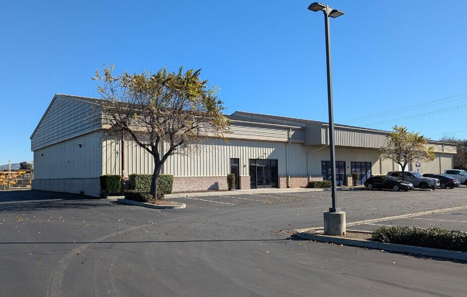 7100 Chestnut St, Gilroy, CA à louer - Photo du bâtiment - Image 1 de 6