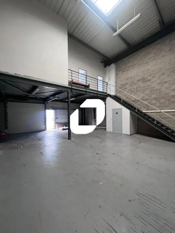 Flex in Meaux for lease Building Photo- Image 1 of 7