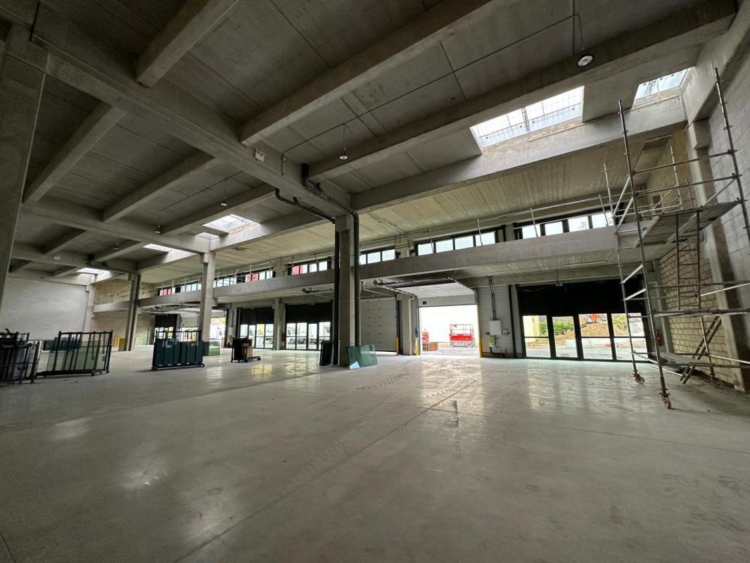 Industrial in Bobigny for lease Interior Photo- Image 1 of 11