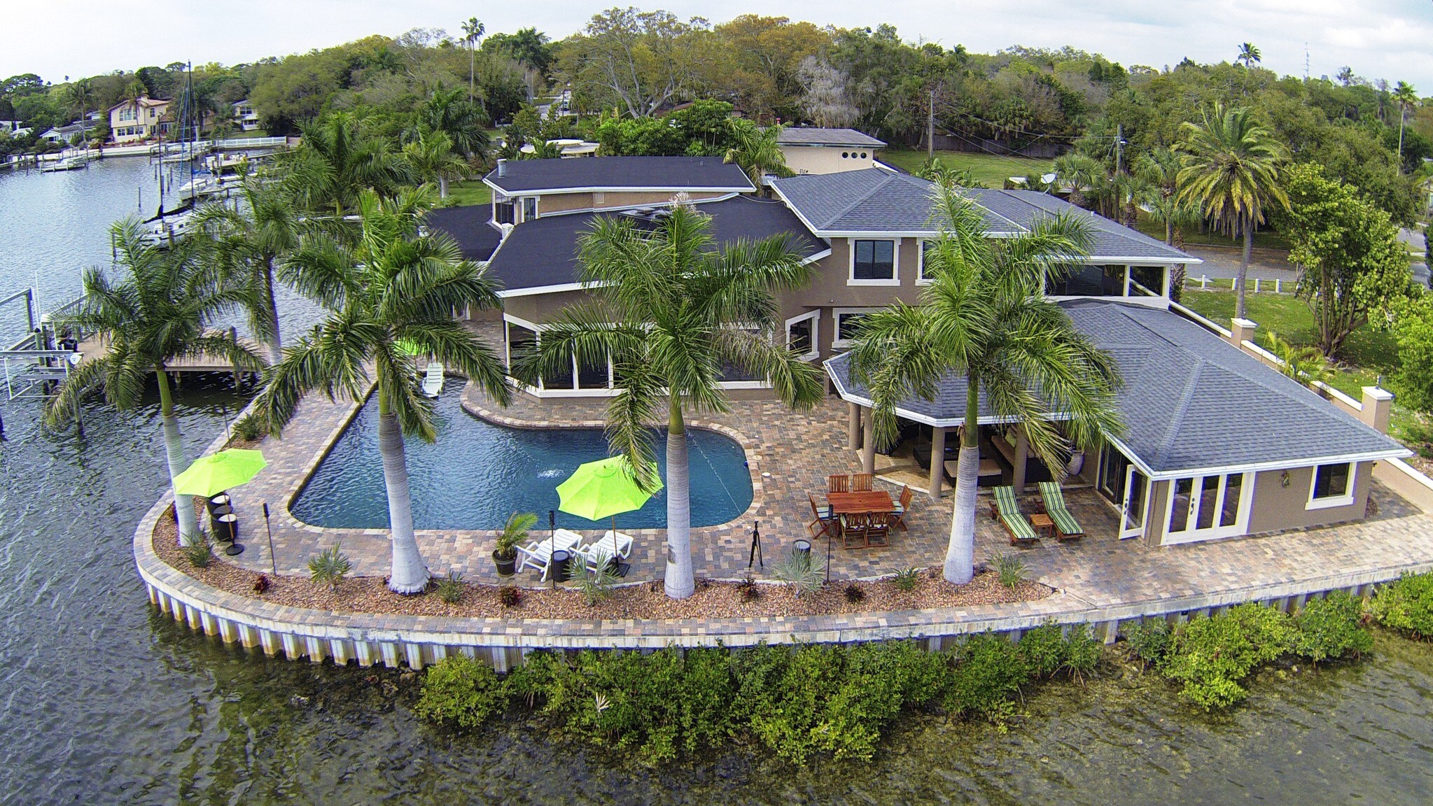 2785 Bayside Dr S, Saint Petersburg, FL for sale Building Photo- Image 1 of 1