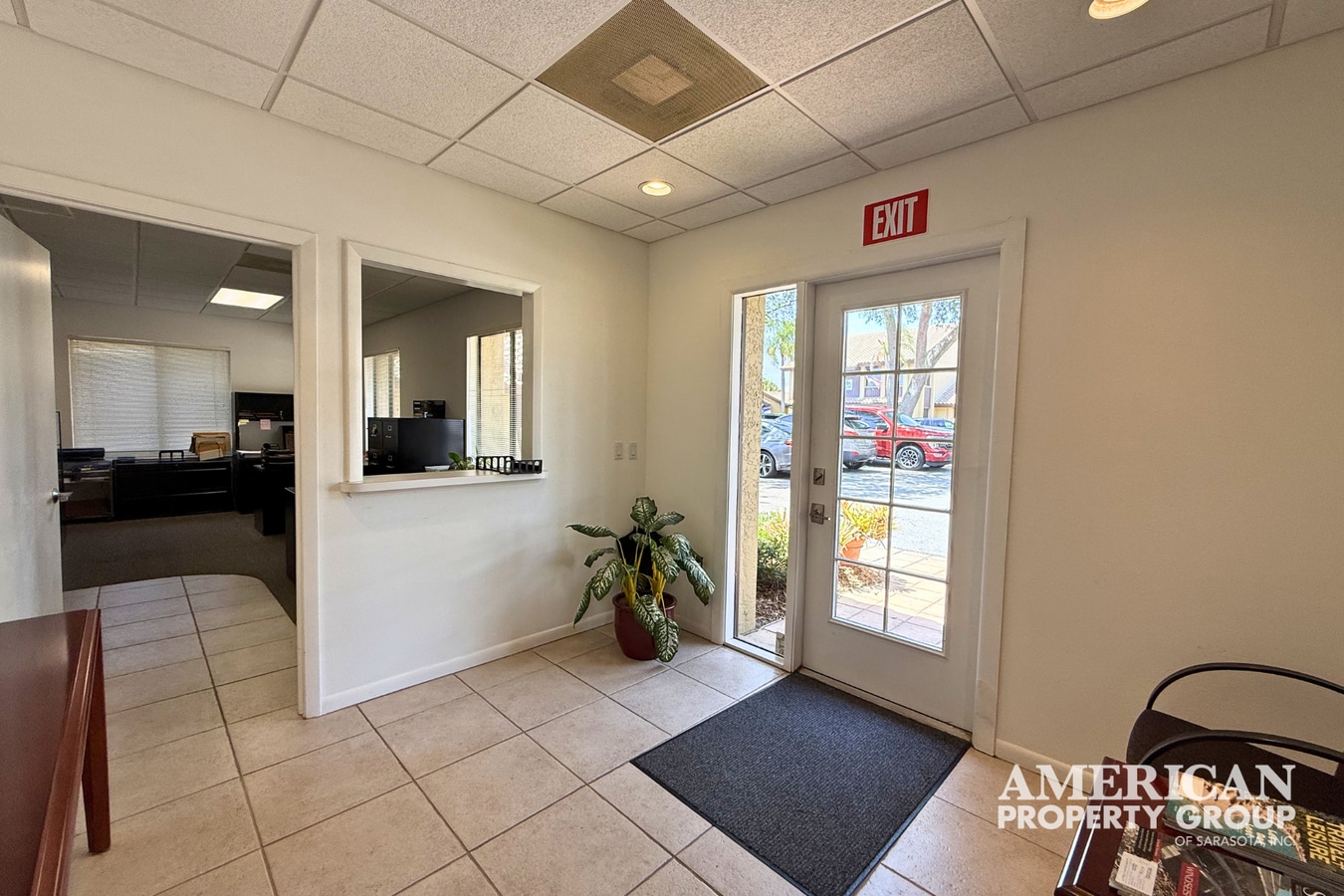 7085 S Tamiami Trl, Sarasota, FL 34231 - Unit 7085 -  - Interior Photo - Image 2 of 14