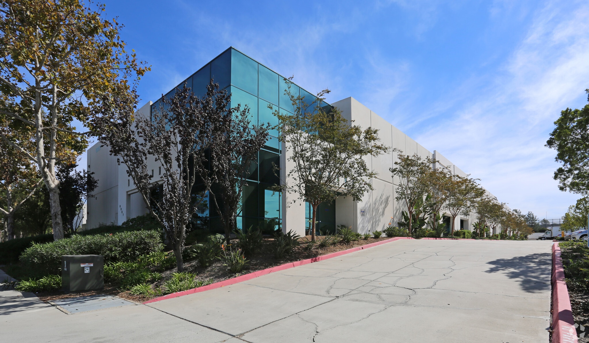 6987 Calle De Linea, San Diego, CA for lease Primary Photo- Image 1 of 5