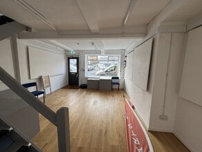 4A Corney Sq, Penrith à louer Photo intérieure- Image 2 de 3