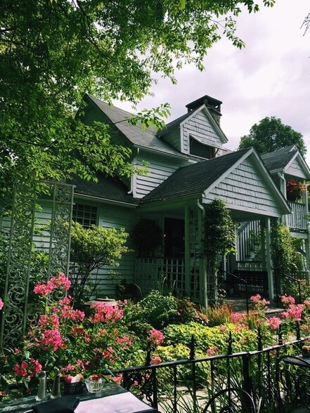 146 Greenway Ct, Blowing Rock, NC for sale - Primary Photo - Image 1 of 4