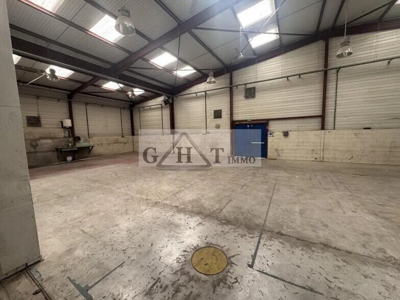 Office in Saint-Soupplets for lease - Building Photo - Image 3 of 14