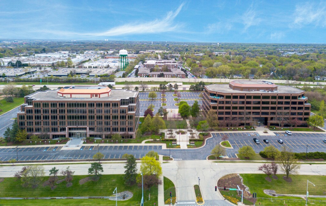 2441 Warrenville Rd, Lisle, IL à louer Photo du bâtiment- Image 1 de 13