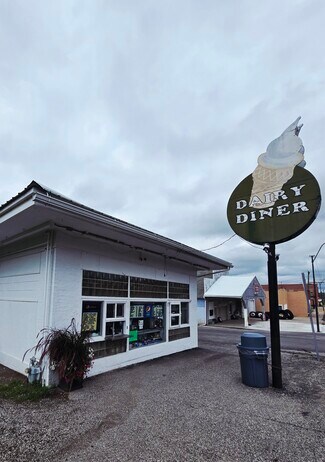 Plus de détails pour 301 Main St, Fairfax, MO - Commerce de détail à vendre