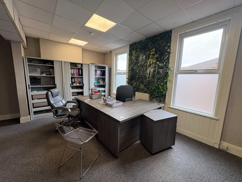 251 Upper Newtownards Rd, Belfast for sale - Interior Photo - Image 3 of 3