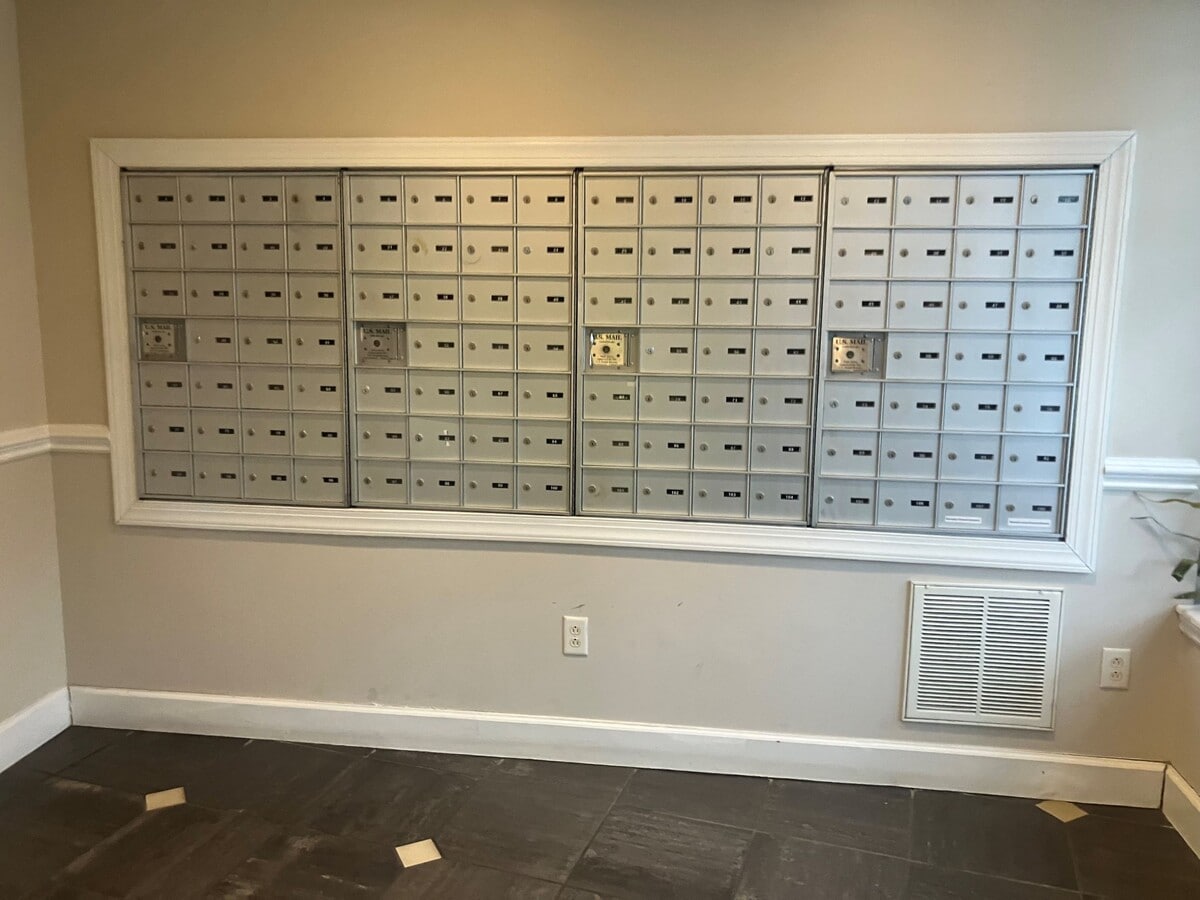 35 W Broad St, Stamford, CT 06902 - Unit #1 - - Interior Photo - Image 2 of 10