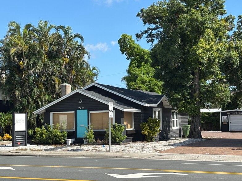 2419 Manatee Ave, Bradenton, FL for sale - Building Photo - Image 1 of 16