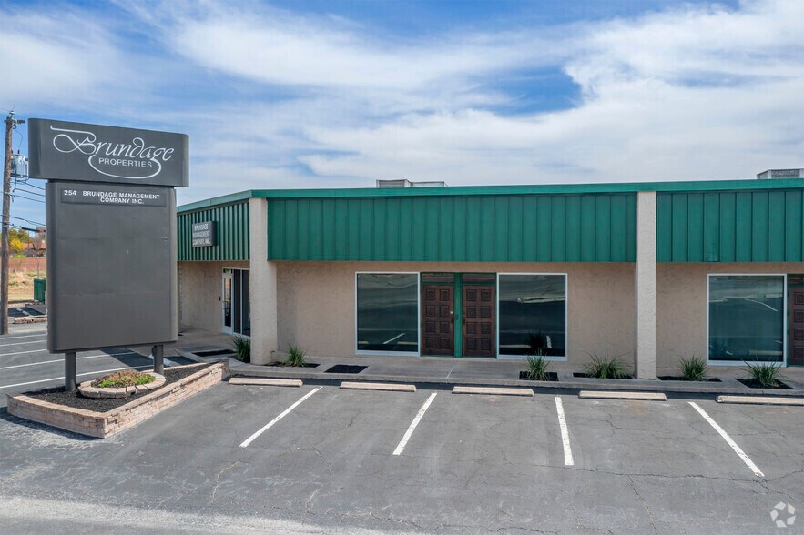 254-294 Spencer Ln, San Antonio, TX à louer - Photo du bâtiment - Image 3 de 5