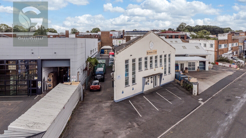 2 Davis Rd, Chessington for lease - Building Photo - Image 2 of 4