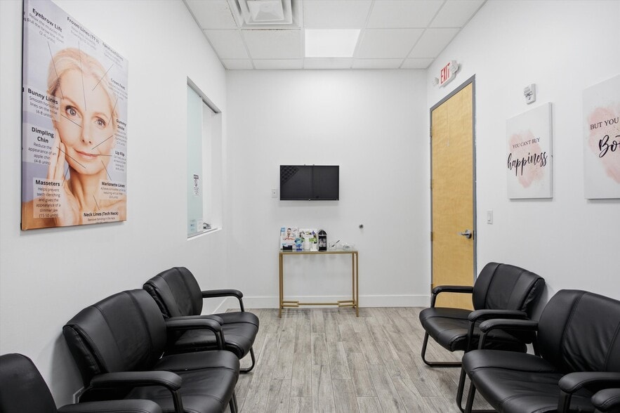 10450 NW 33rd St, Doral, FL for sale - Building Photo - Image 3 of 39