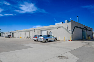 472 Laredo 5,000 SF Flex Space Available - Science de la vie