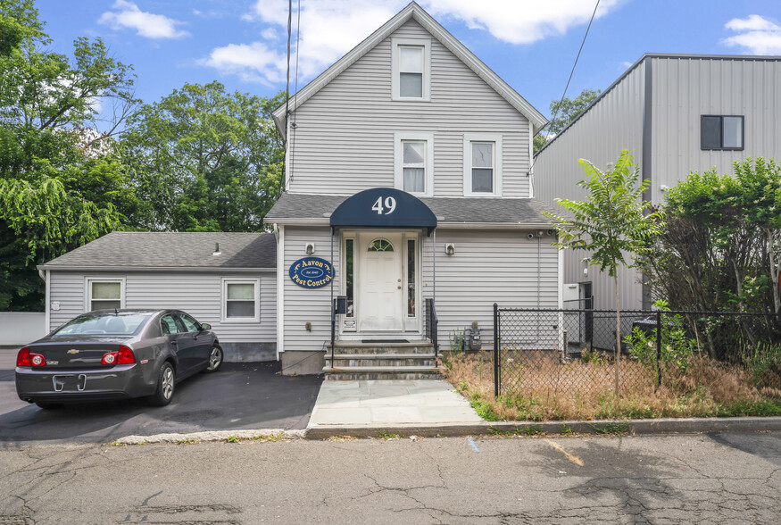 49 Ryan St, Stamford, CT à vendre - Photo du bâtiment - Image 1 de 1