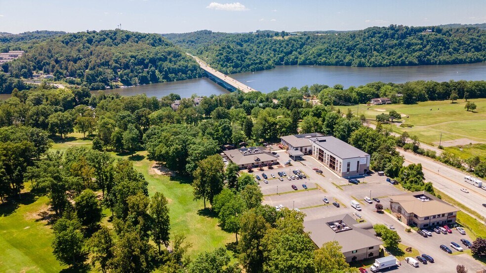 Cranberry Square portefeuille de 5 propriétés à vendre sur LoopNet.ca - Aérien - Image 3 de 25