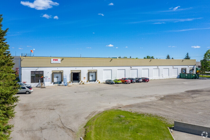 4444 72nd Ave SE, Calgary, AB for lease - Primary Photo - Image 1 of 4
